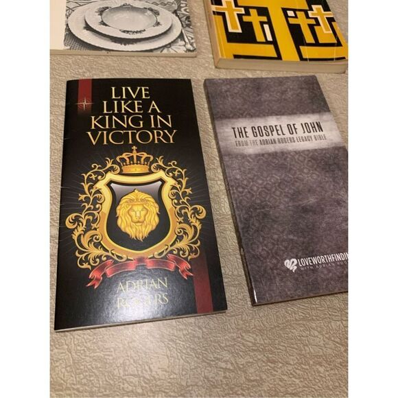 Assorted Religious Book Lot of 6-Gospel of John,Life Lessons by Max Lucado Good - Picture 4 of 9
